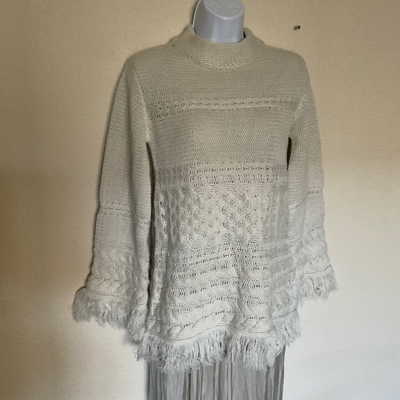 BB Dakota Heart Over Head Cable Knit Fringe Sweater in Oatmeal - Size S - Picture 8 of 10